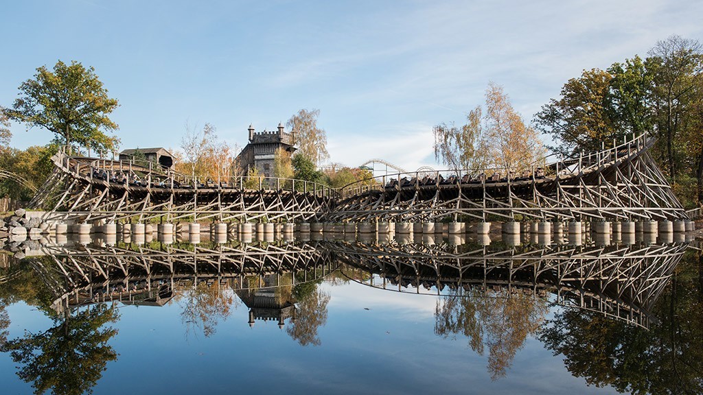 Achtbanen Efteling - Joris en de Draak - Pretpark Vergelijker.nl