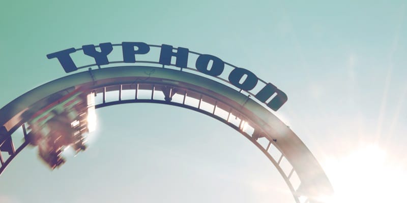 Bobbejaanland - Typhoon - Pretpark Vergelijker.nl
